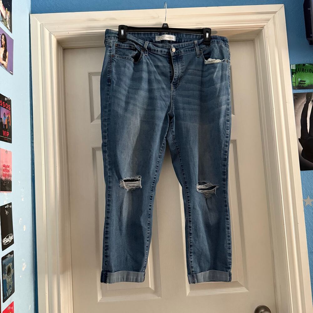 Signature levi strauss mid rise boyfriend jeans in size 20 w35